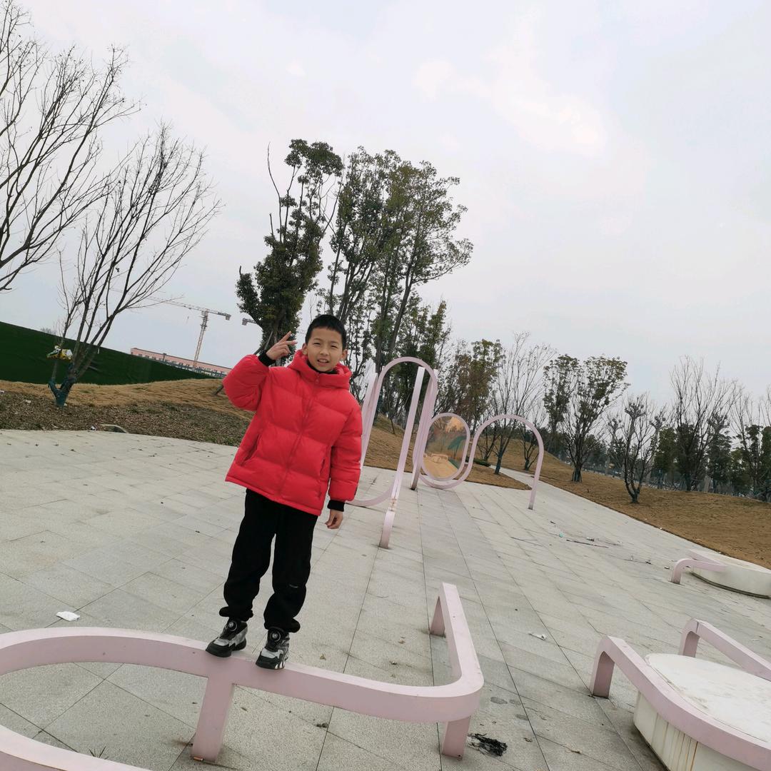 彩虹婕首次开播早上六点