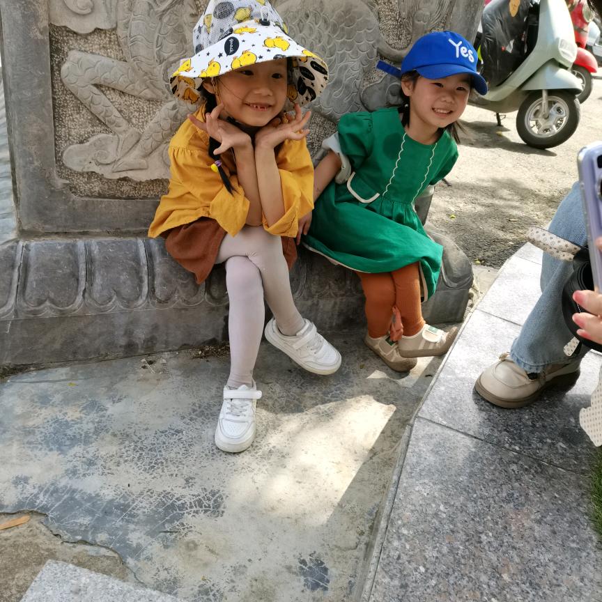 陪伴。