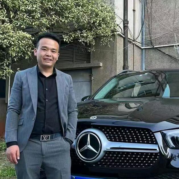 牛牛餐饮老板3827。