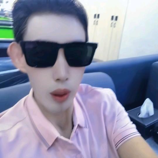 自由自在🍷🍷