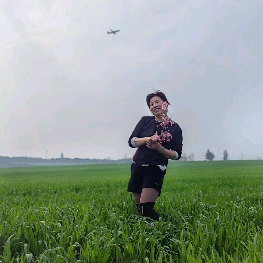 开心过好每一天的(龙)🍀🍀🌸🌸