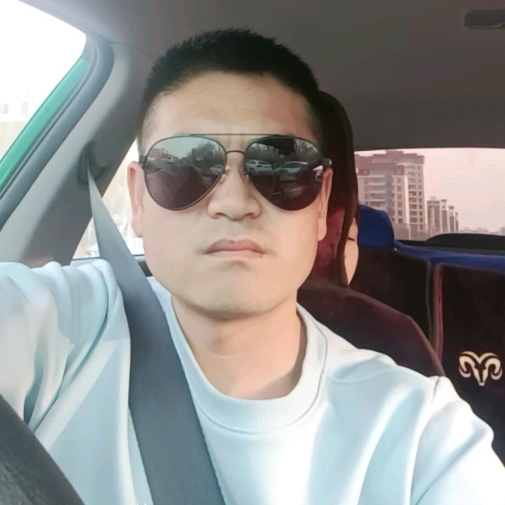 固原90后出租车小马