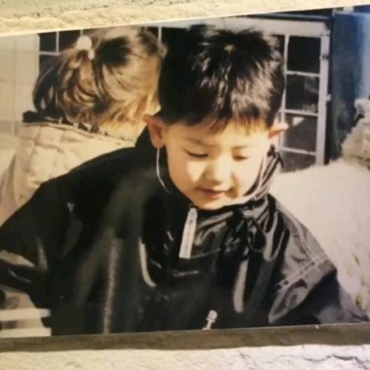 不服我把桌子周了