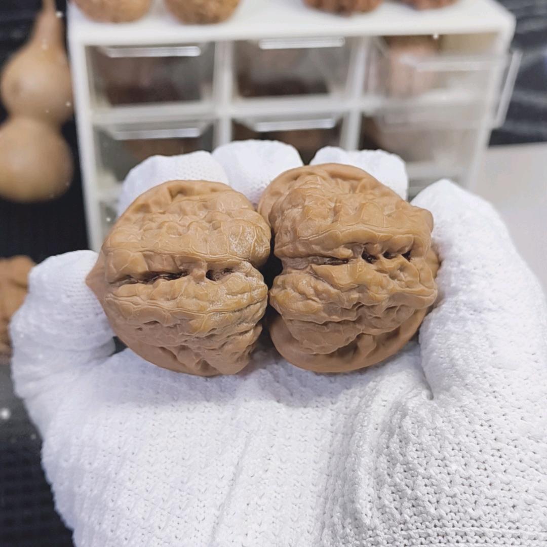 小黄核桃文玩