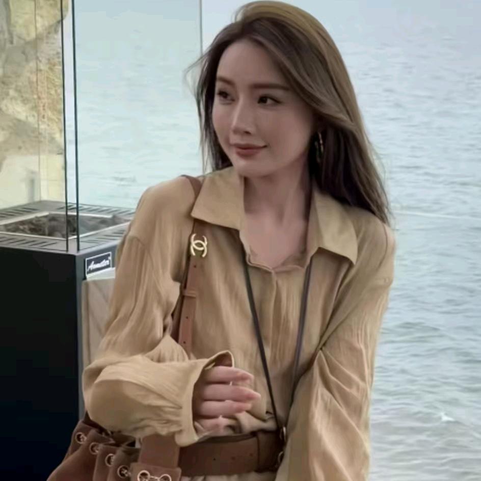 杨依姗【时尚穿搭】