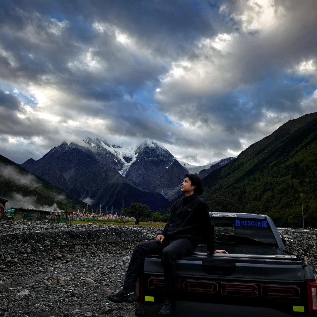 滑雪冲浪的圣诞