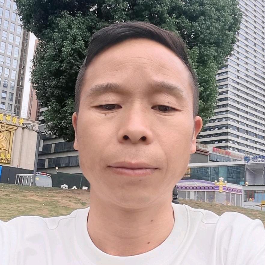 短剧场放映员