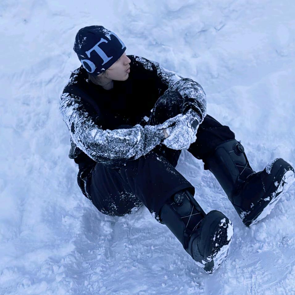 初雪困我记忆💤.