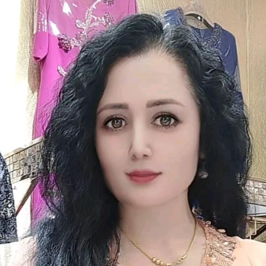 依帕尔汗服装店