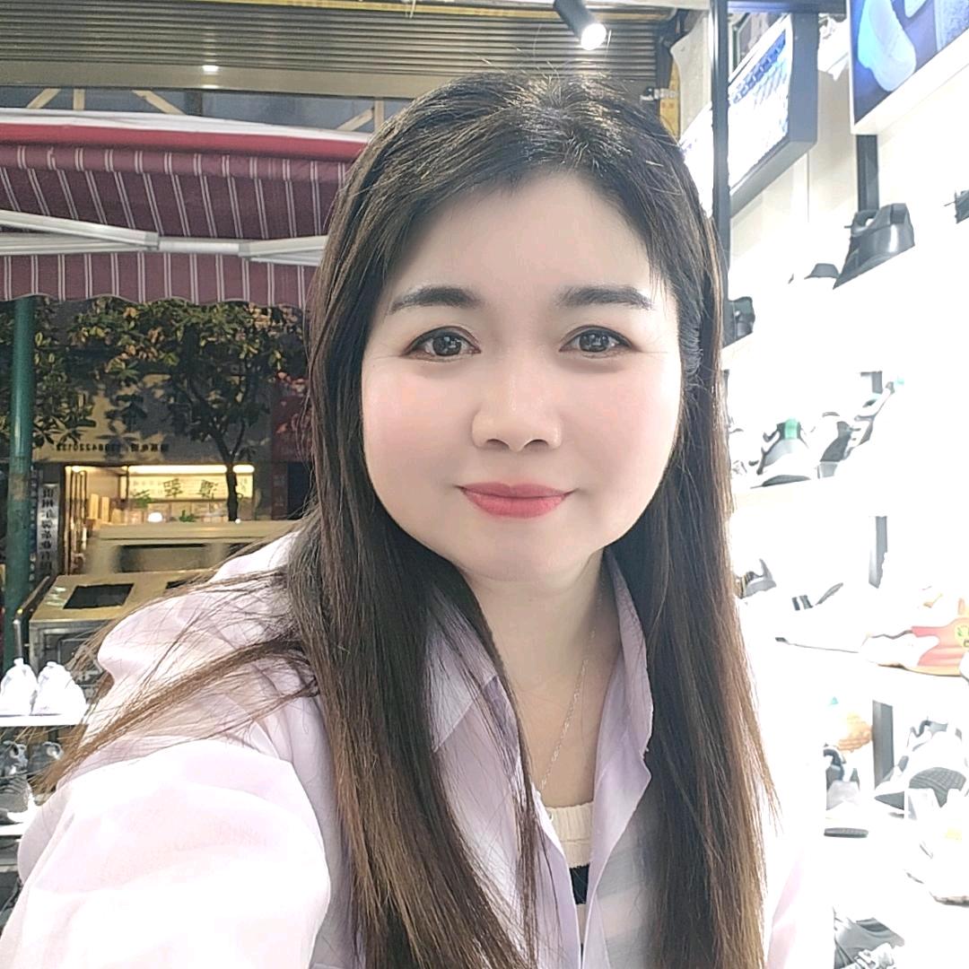 艳艳，百货，每晚21点20开播。