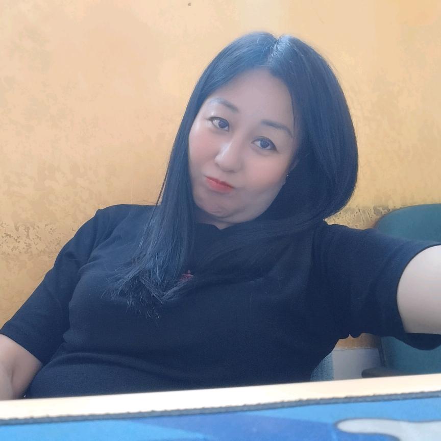 随 缘 边林香