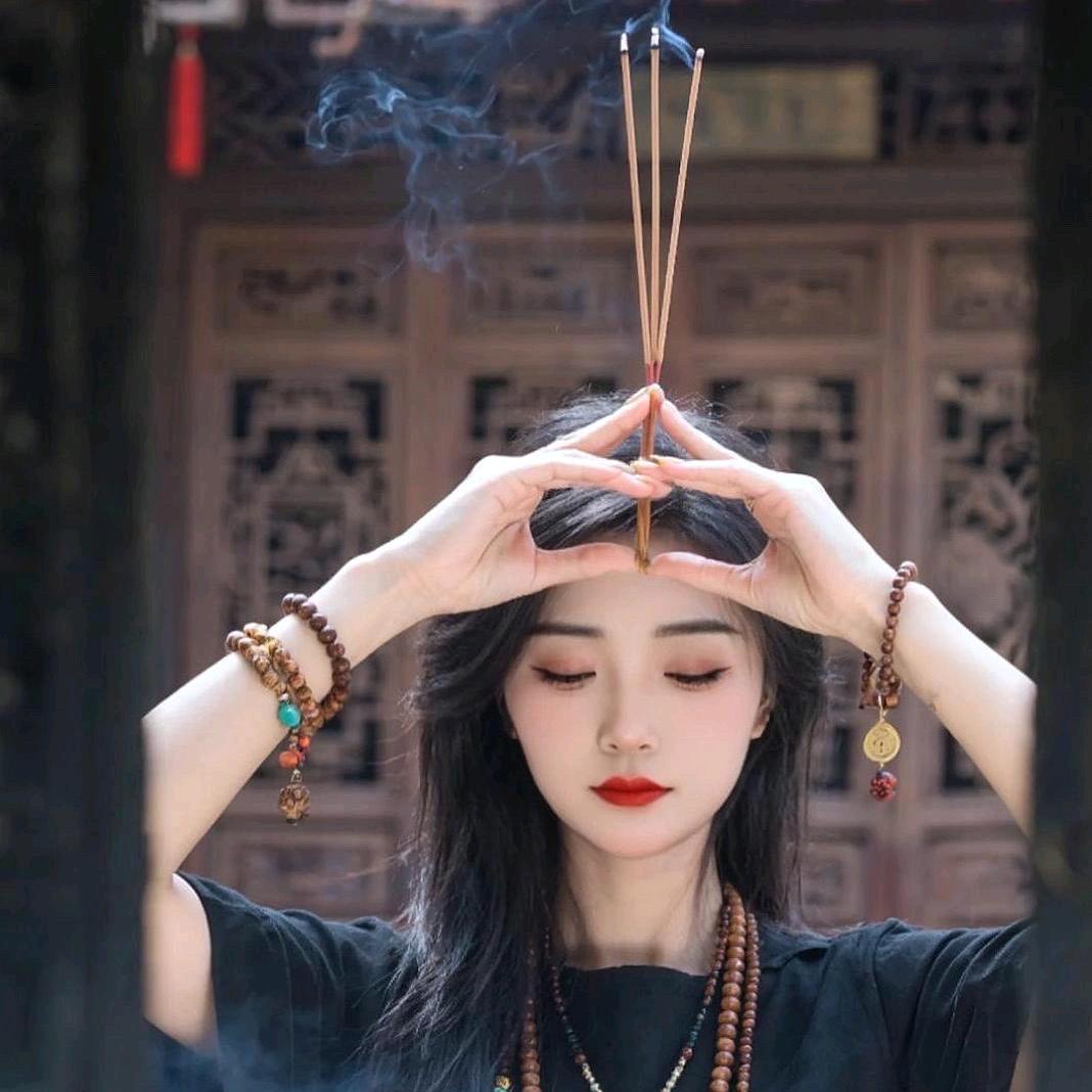 小迪 孙吉胖二舅➕角杯胖二舅包子铺💕
