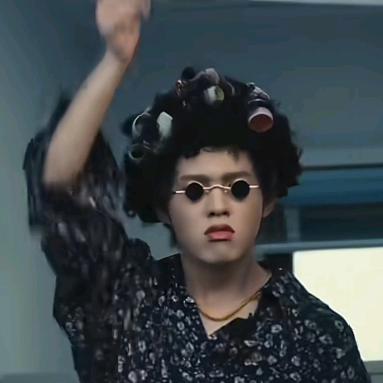 高脚杯搭配香槟🍾