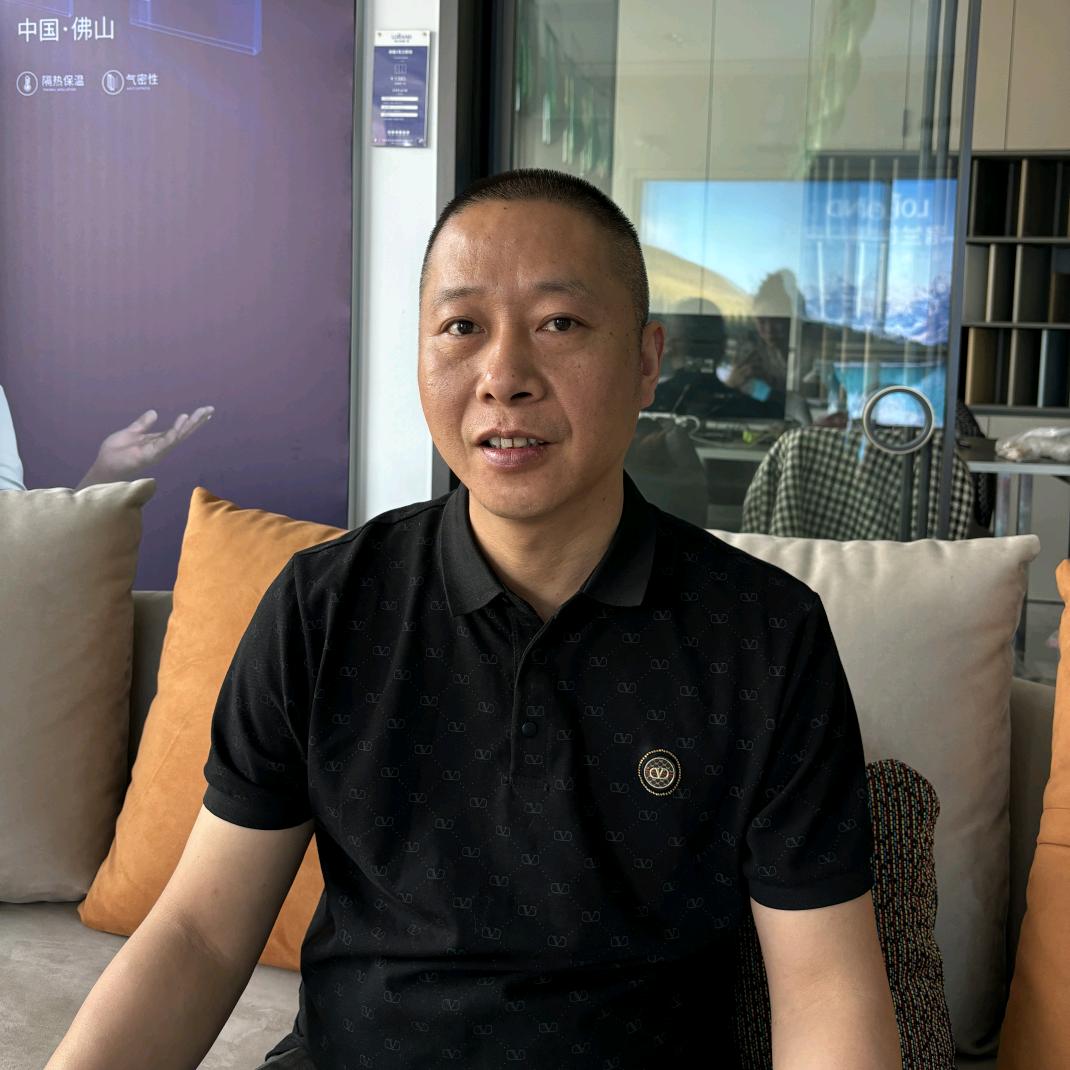 新津门窗老罗