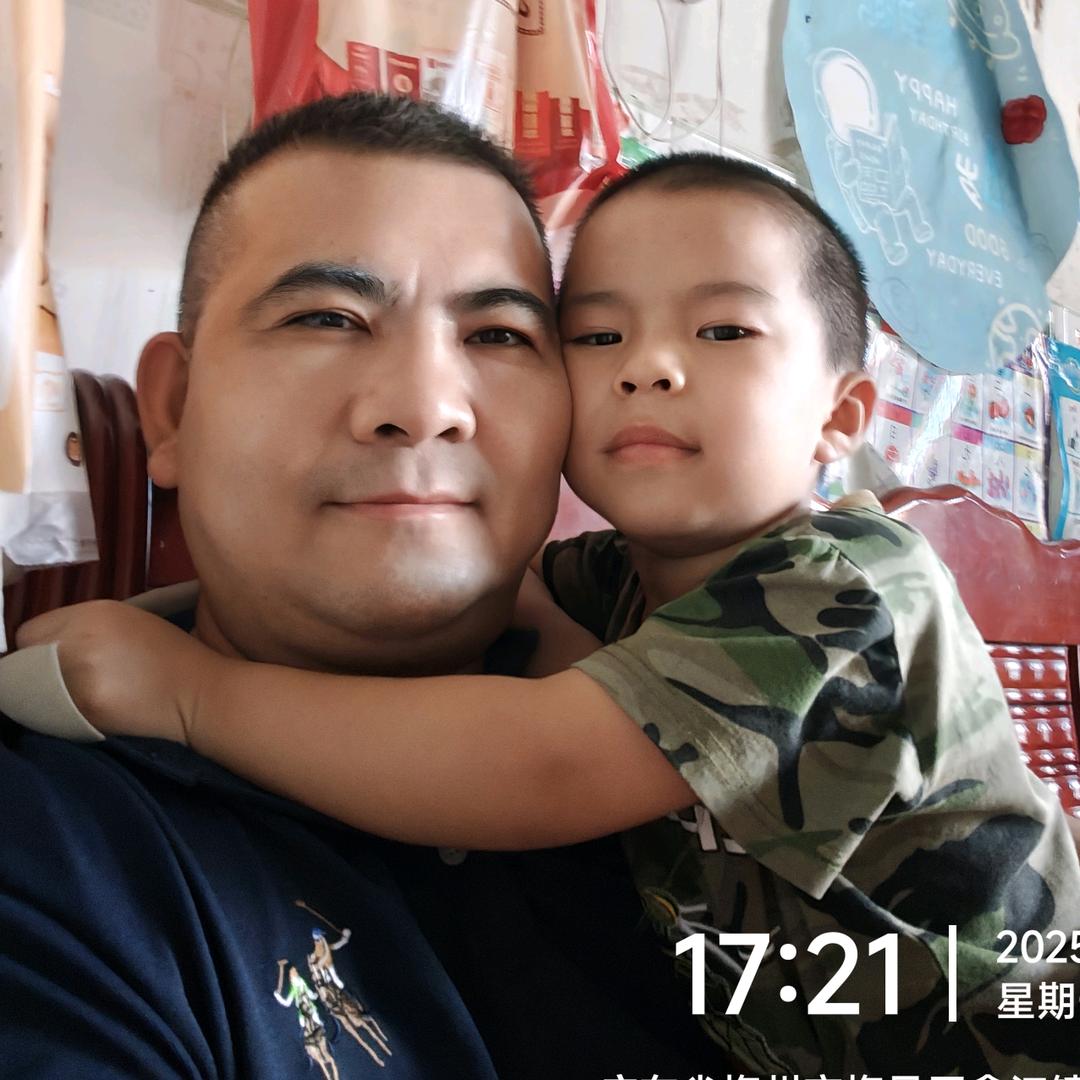 @一害羞就脸红^