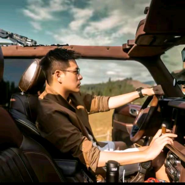 秦磊(爆款穿搭）