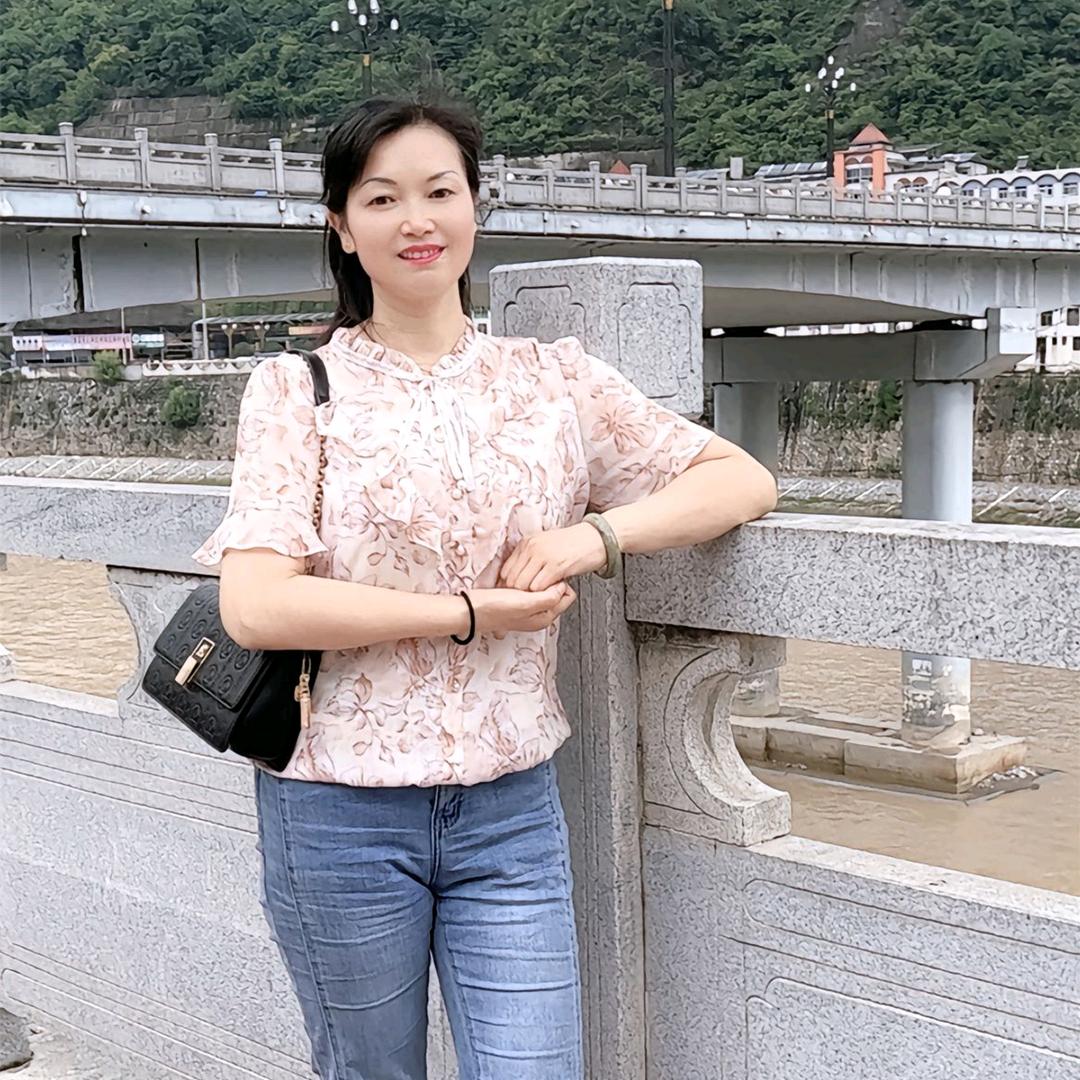 黄琼霞文具经营