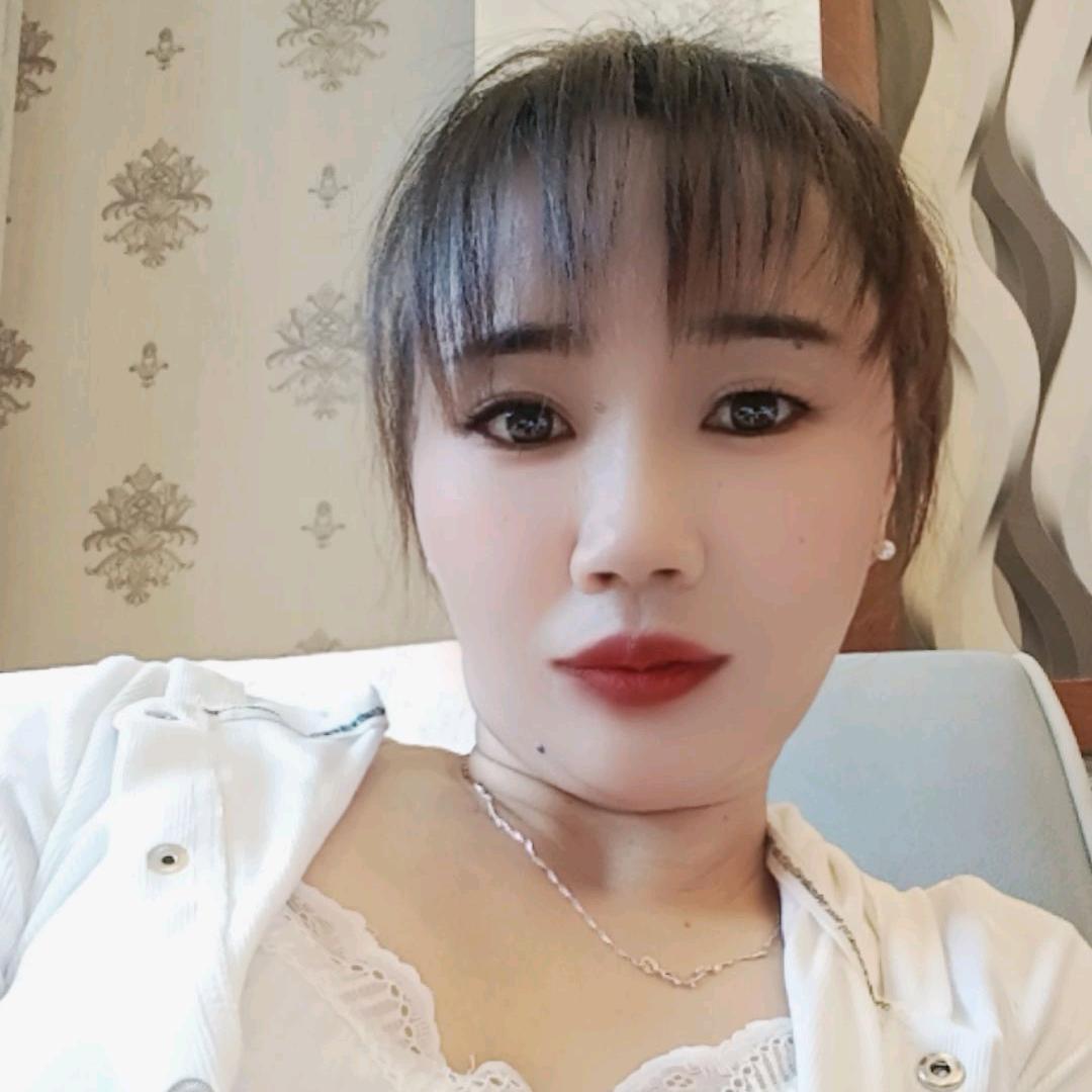 单只蝴蝶。