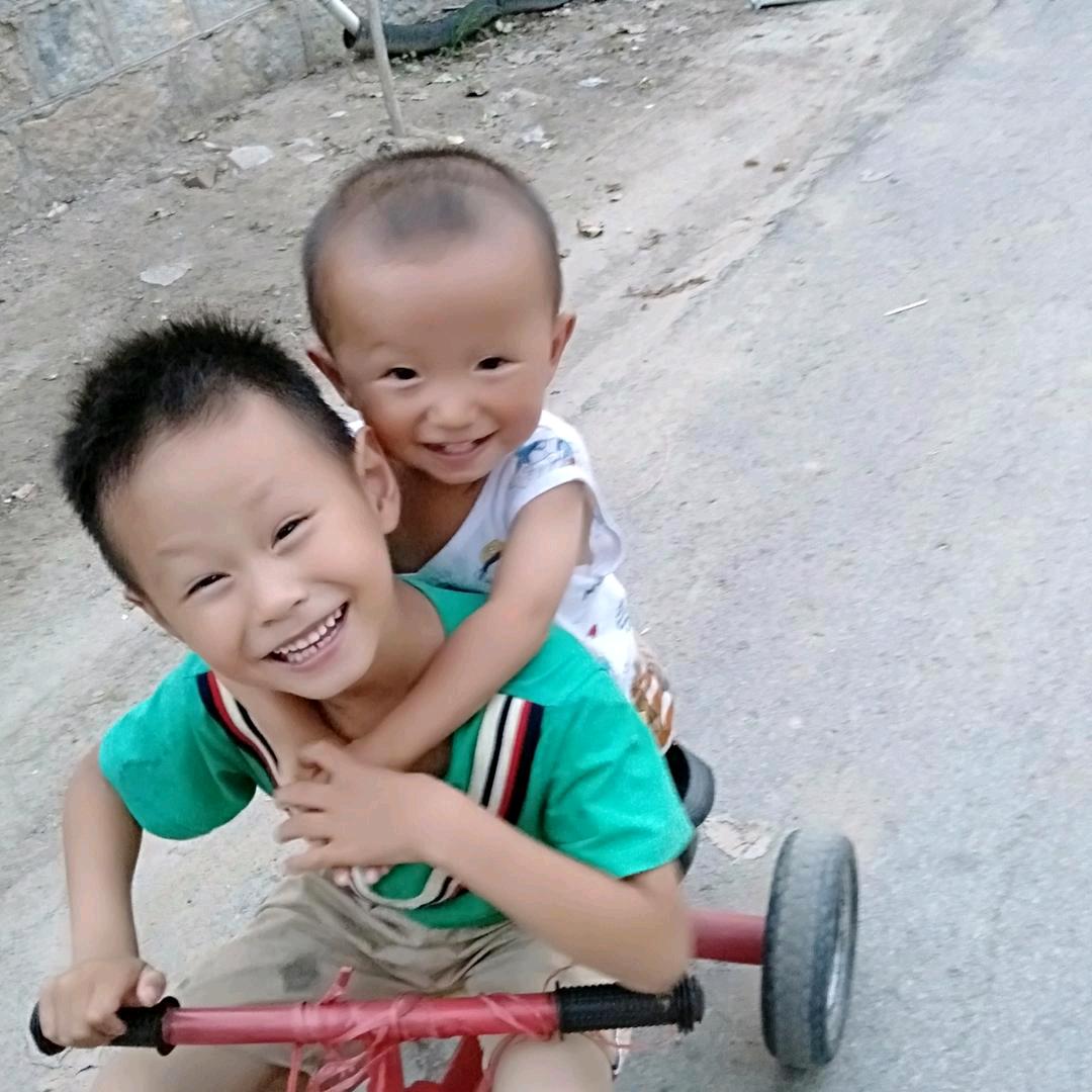 两个宝贝的妈
