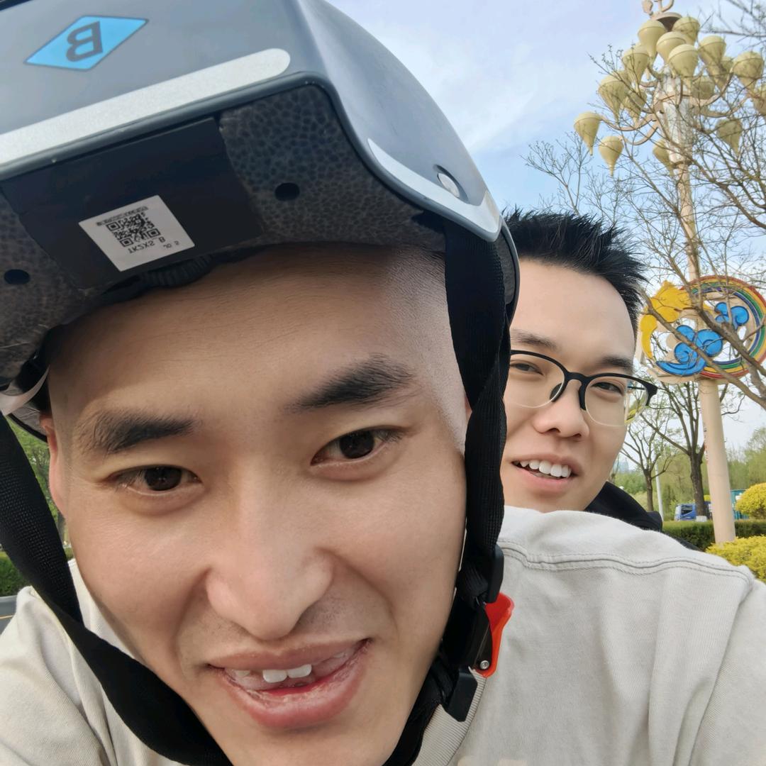 老八很忙！