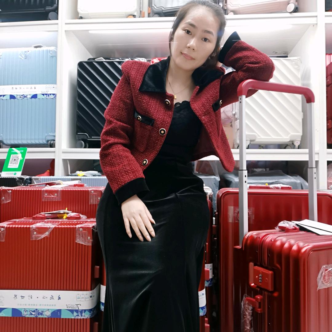 沙~沙  1馆4楼4街8号《完美箱包》