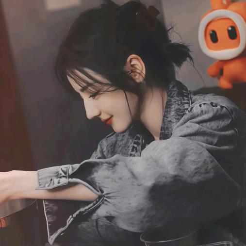 丫头 ΤEL