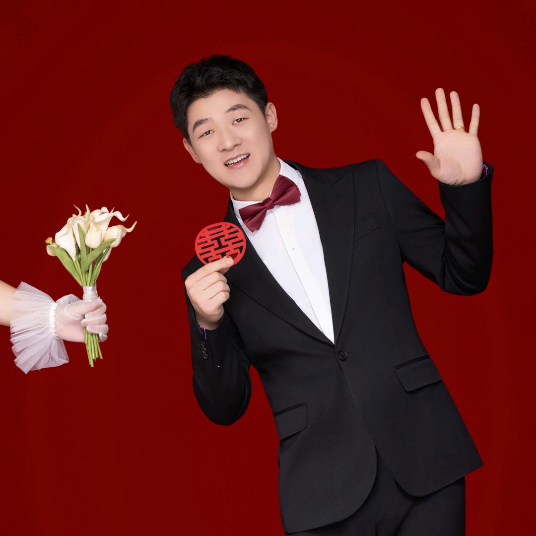 举杯邀酒敬孤独