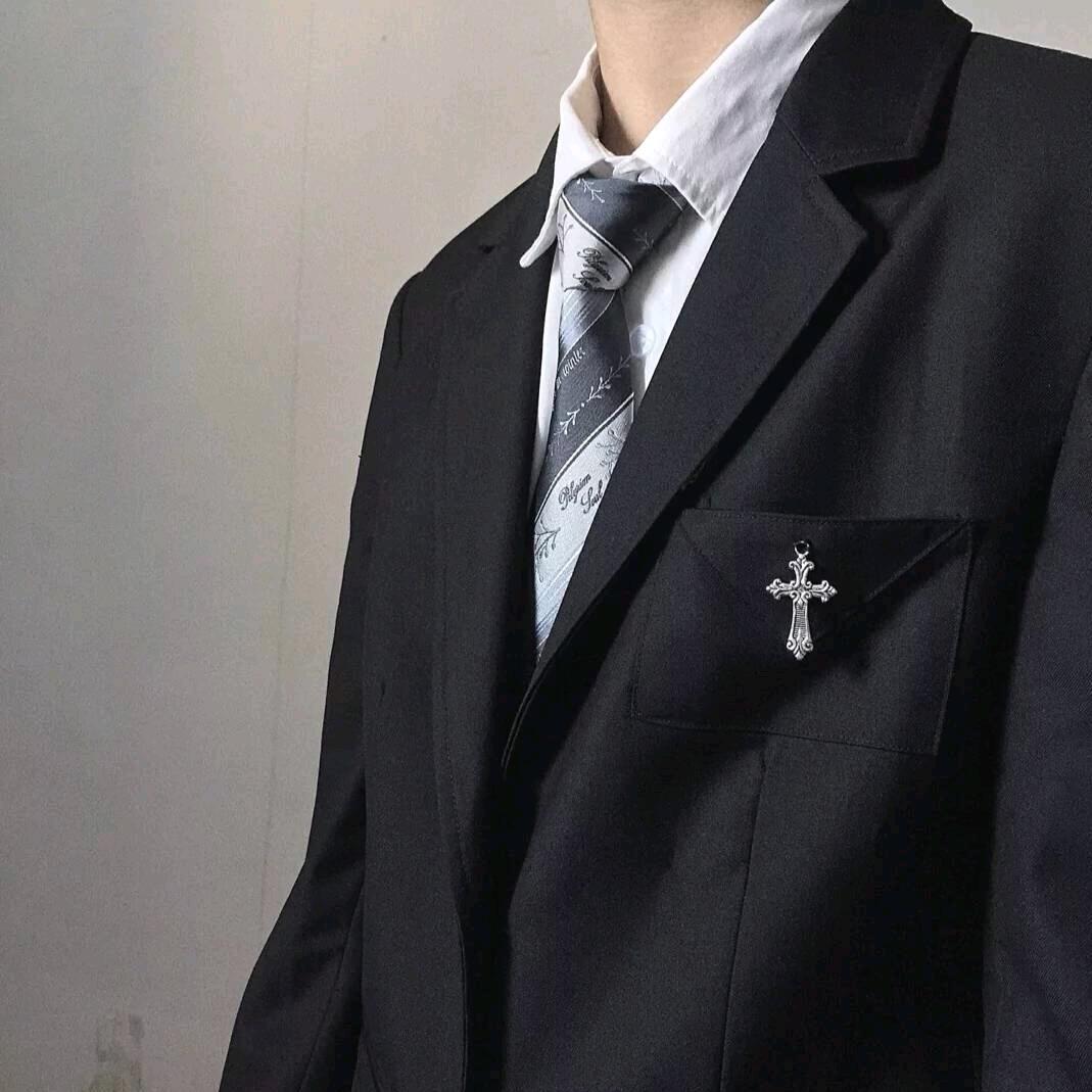 琥珀与季风