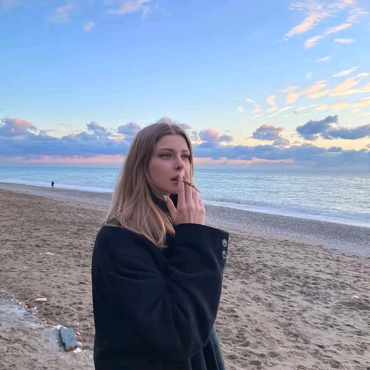 Персиковый кролик🌙