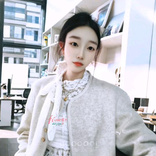 -(❁´◡`❁)*✲ﾟ*何小姐520*♡