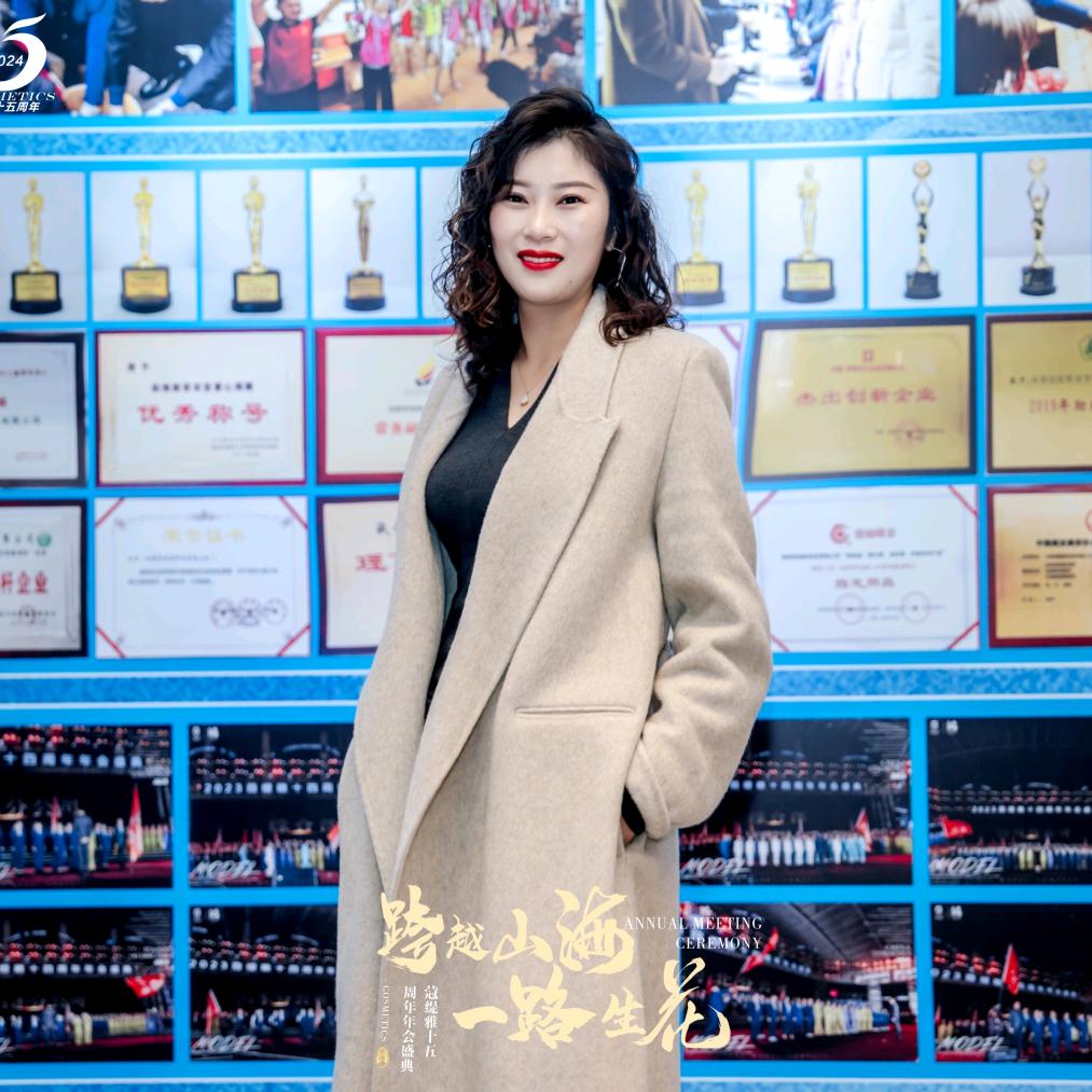 眼 ᥫᩣ钱 ༠°人