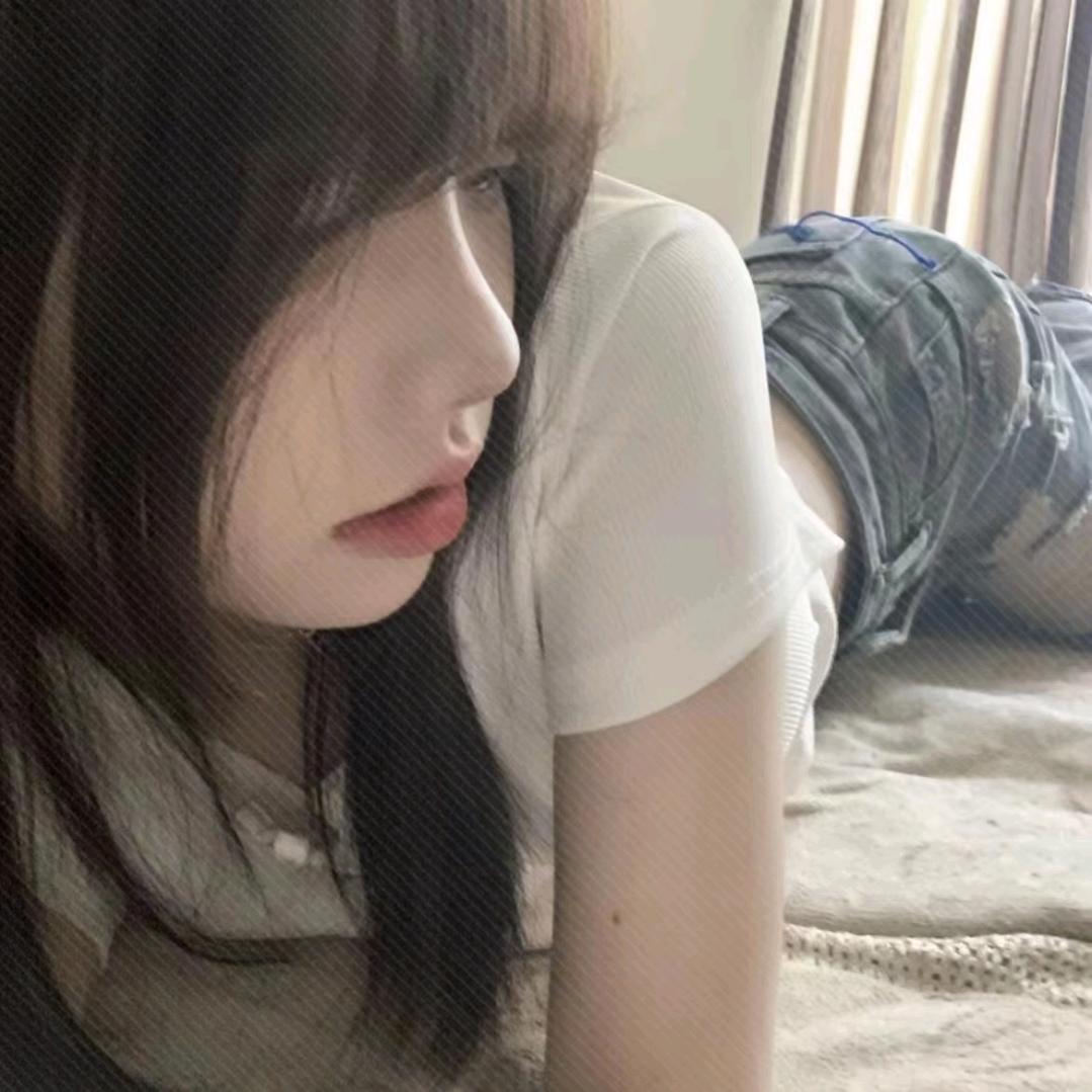 岳绮罗.