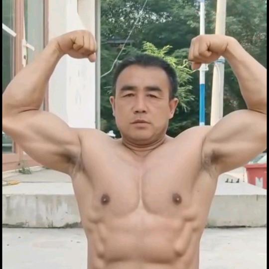 草根哥