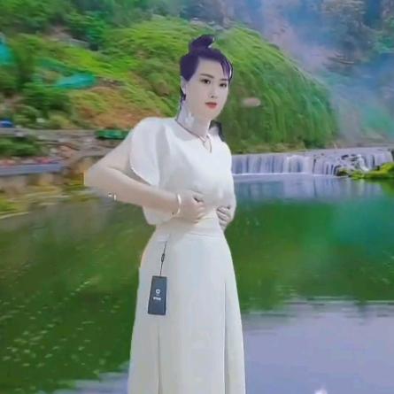 《红玫瑰》🌹🌹