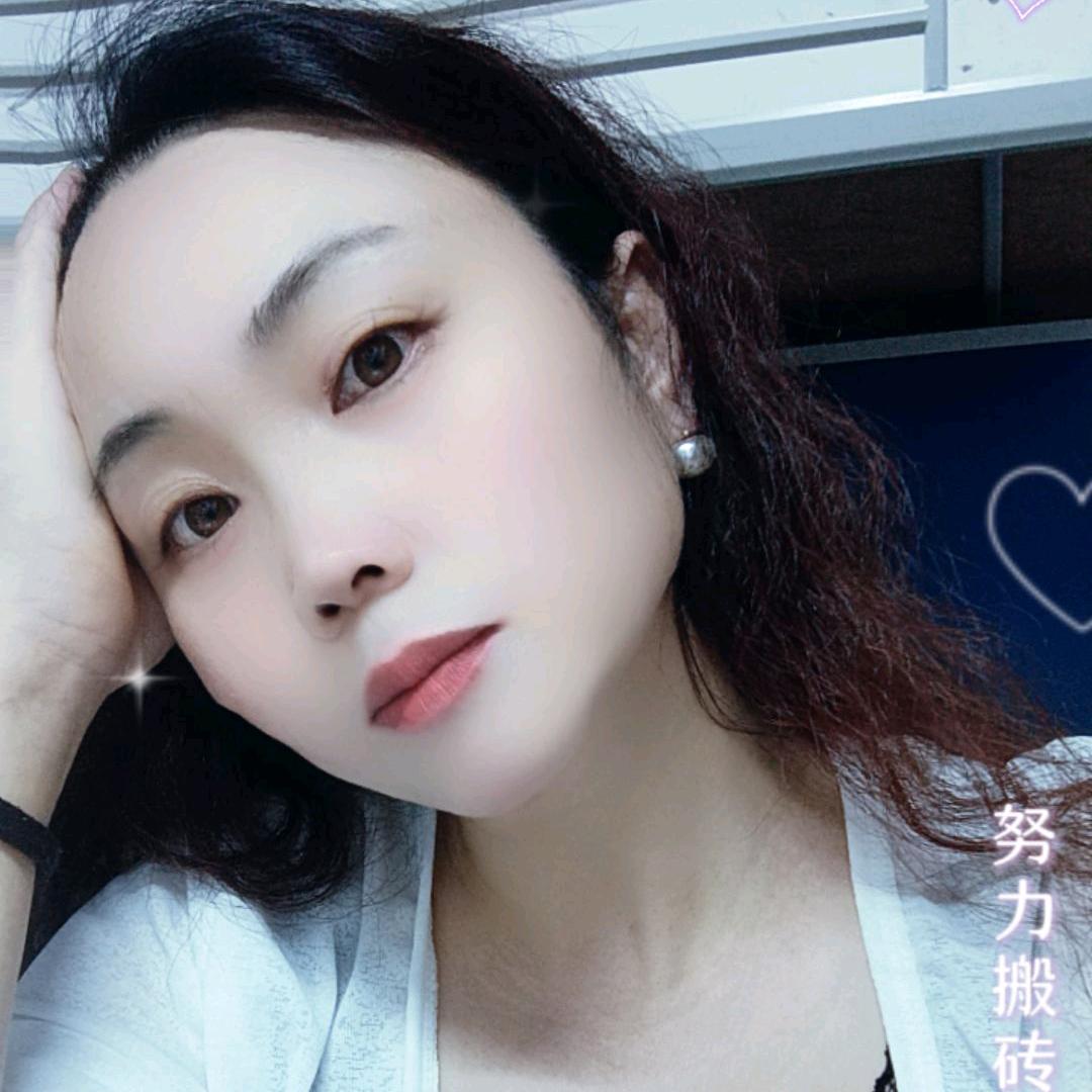 回眸相视笑