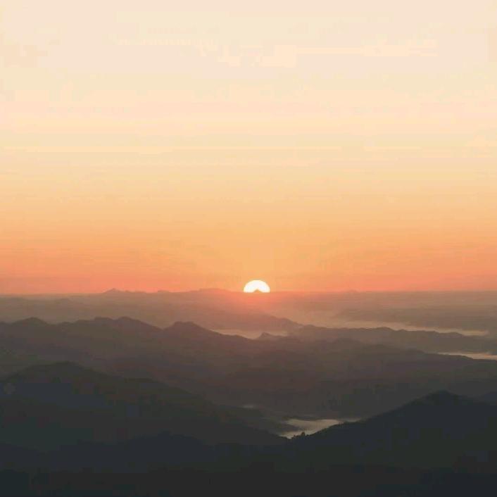 走出自我，开心生活。