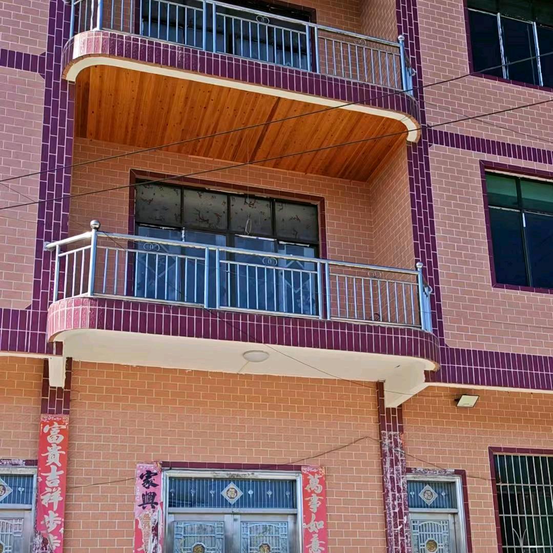 正在创业的小哥哥