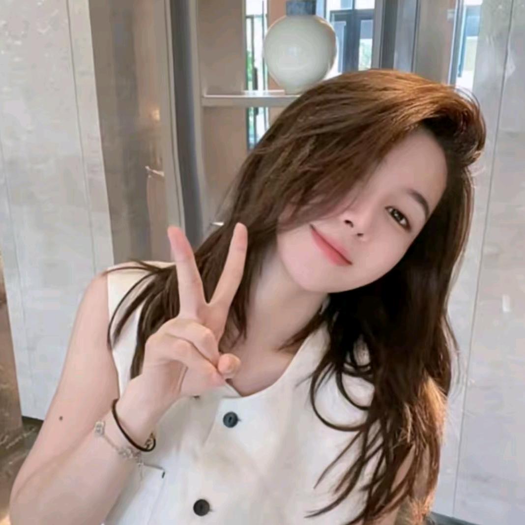 月月不吃鱼穿搭工作室