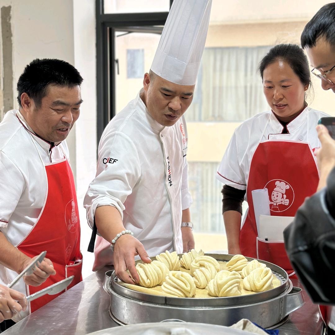 大理创飞厨师班