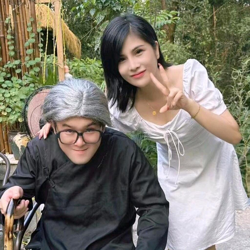 三妈孙女奶茶妹(鱼塘家族)