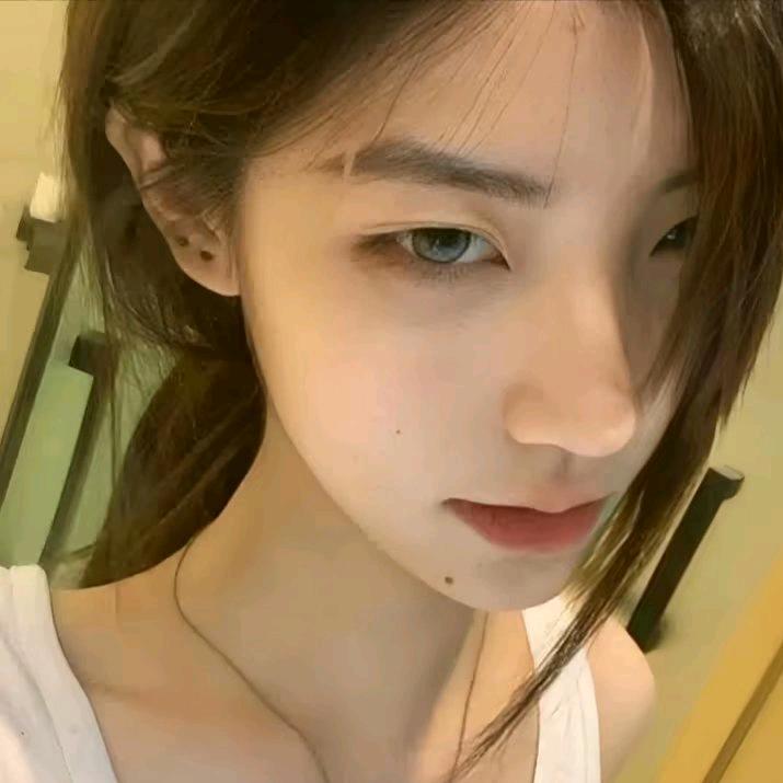 应春笙.