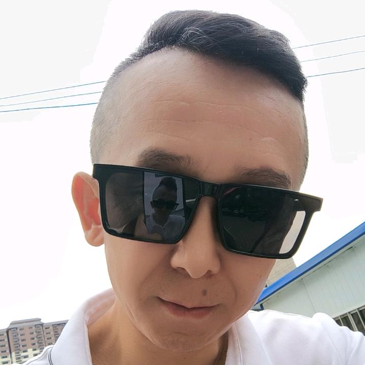 莫斯少年穷