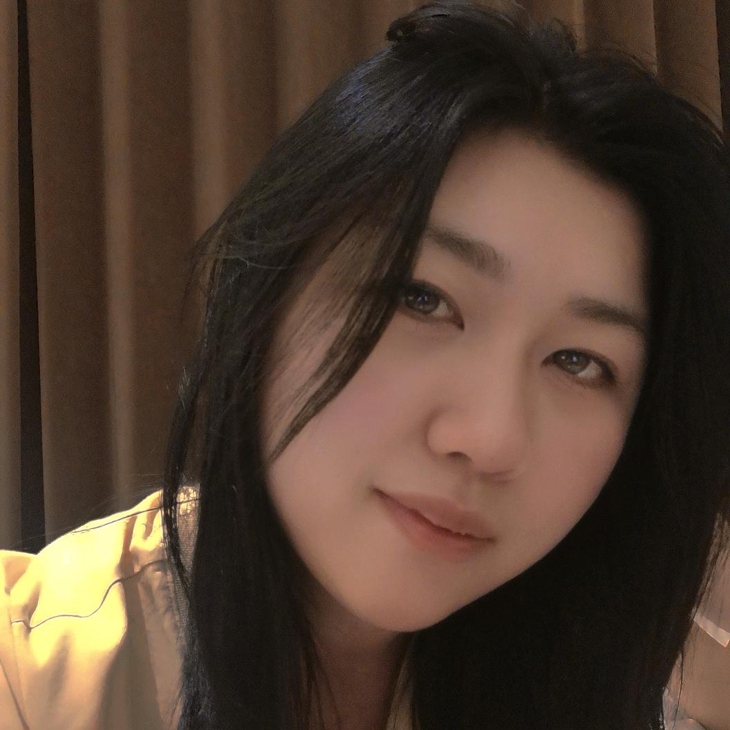李里里