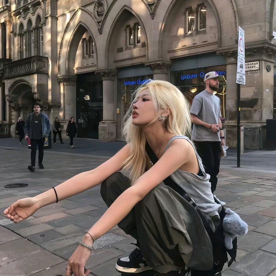 生无可恋的粉色酱香饼