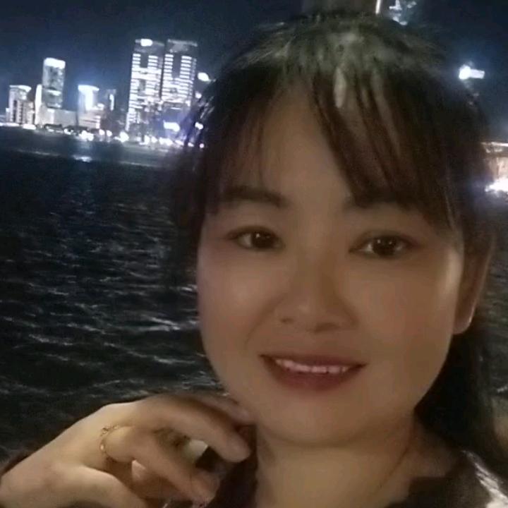 来自贵州。曾家会，山歌聊天主播。