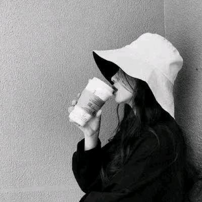 ＜小张～不嚣张）|