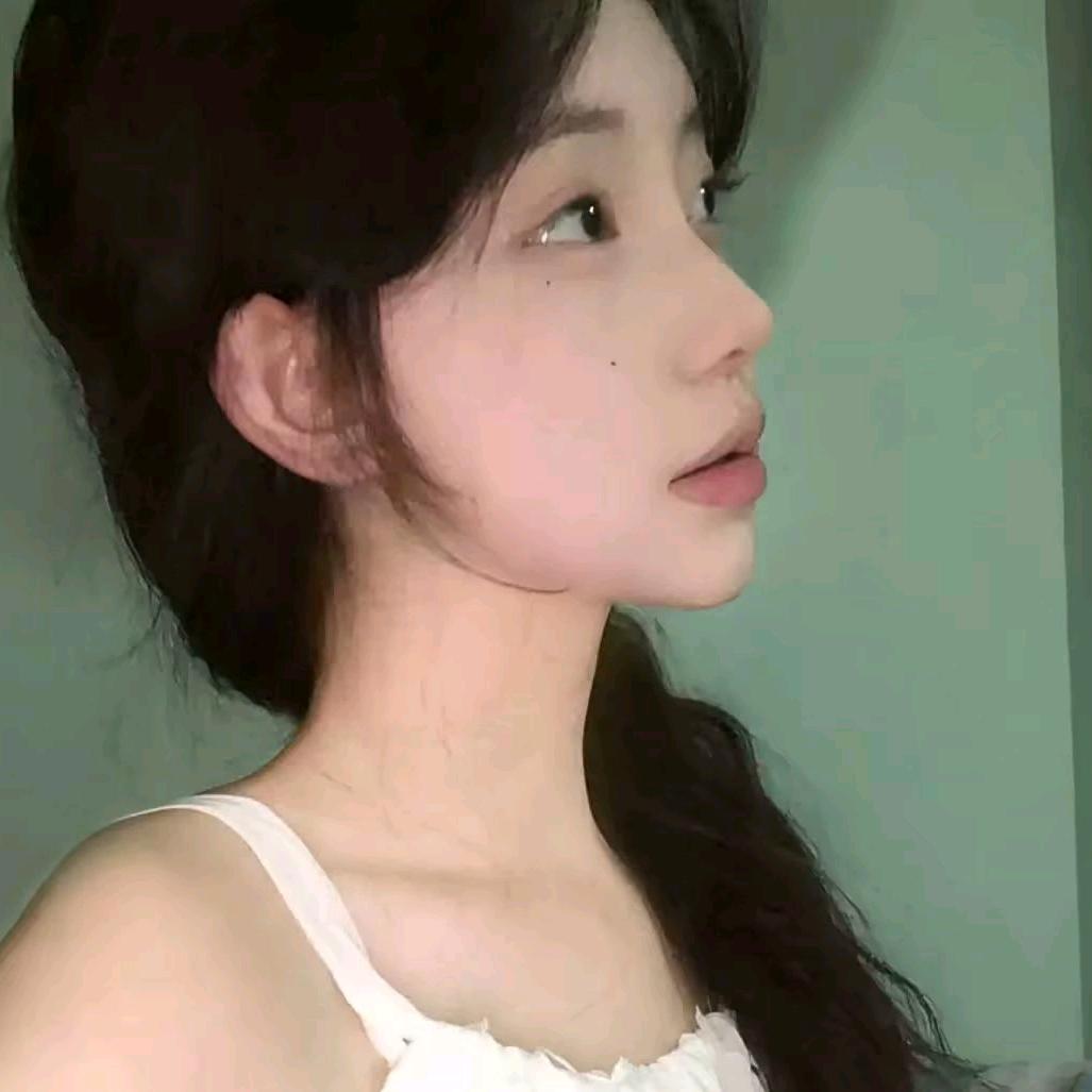 卡姿兰眯眯眼