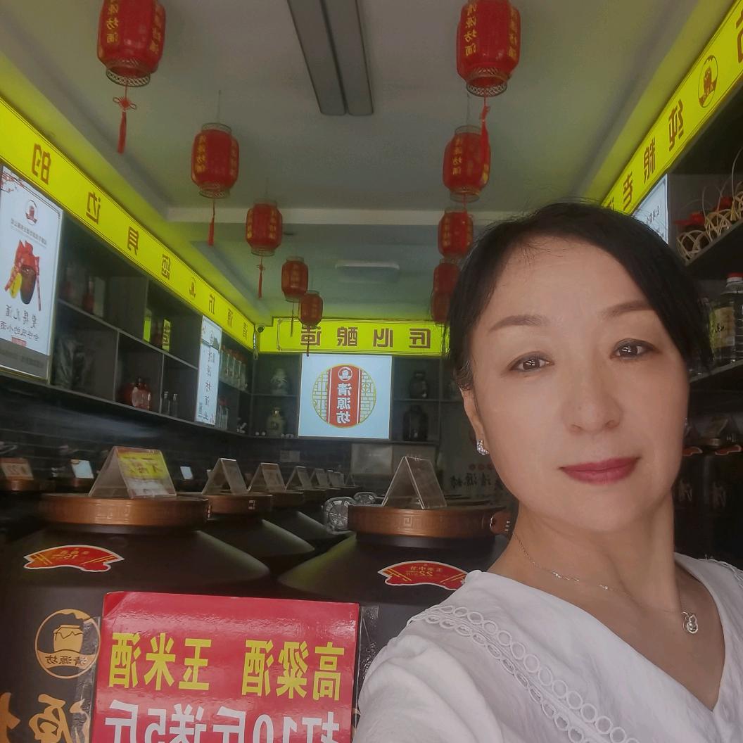 兰州东岗镇世纪新村卖纯粮酒的阿凤