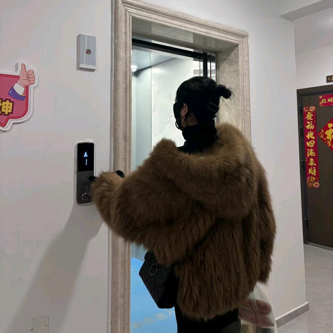 英子tag（老板娘）