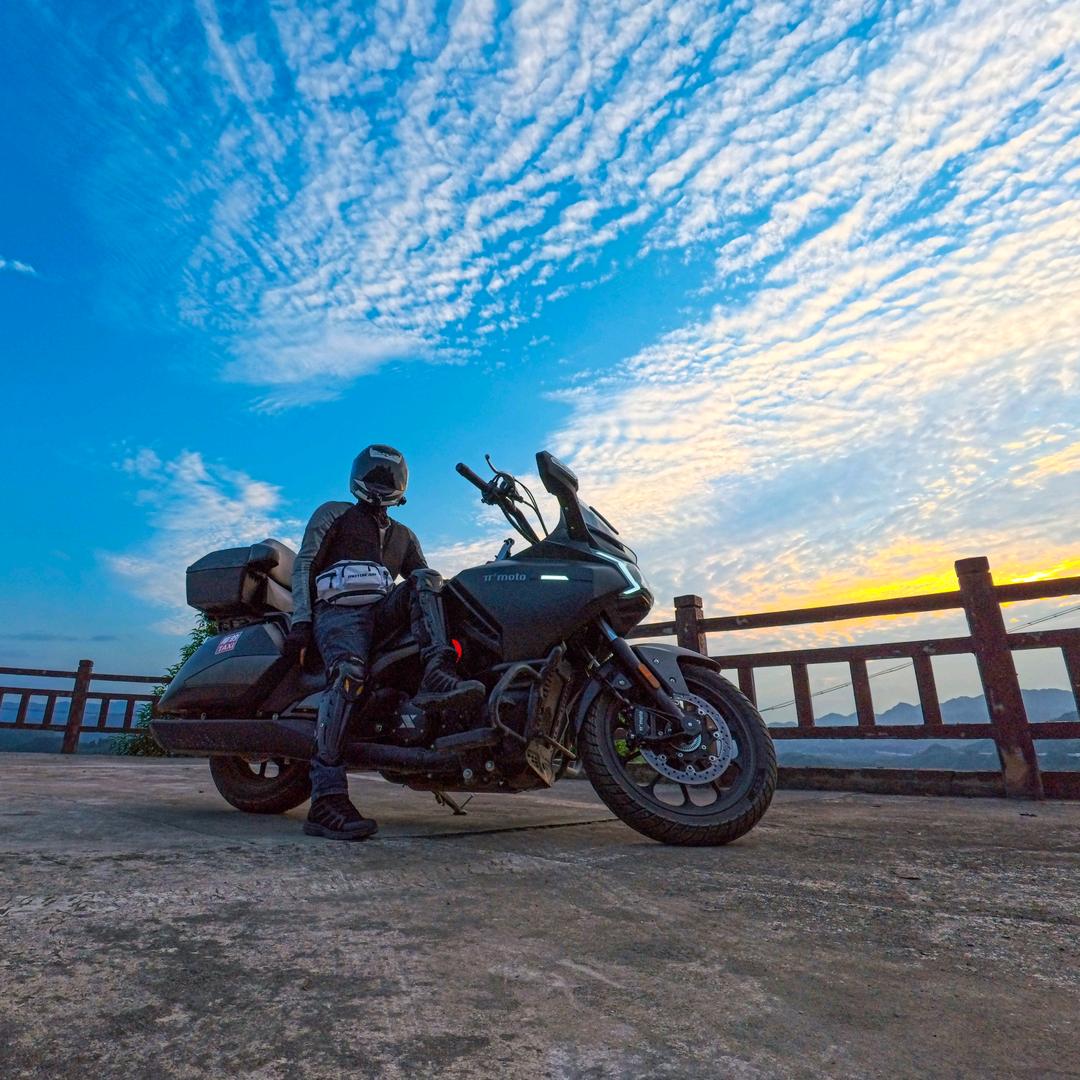 骑不出贵州的大野驴